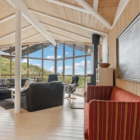 Stunning In With House Sea View Hébergement de vacances Saltum