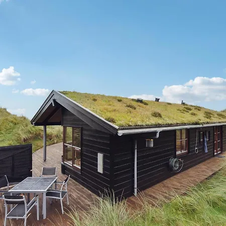 Holiday home Stunning In With House Sea View